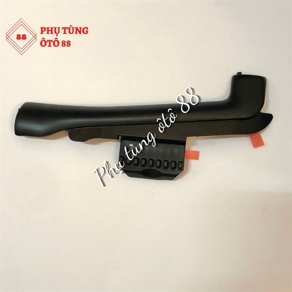 Bo góc dưới kính chắn gió QKR LH