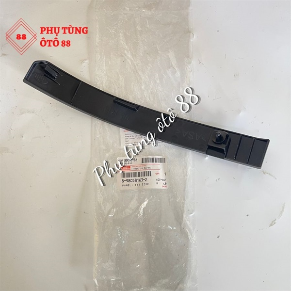 Ốp nhựa dưới ốp gió FVM RH